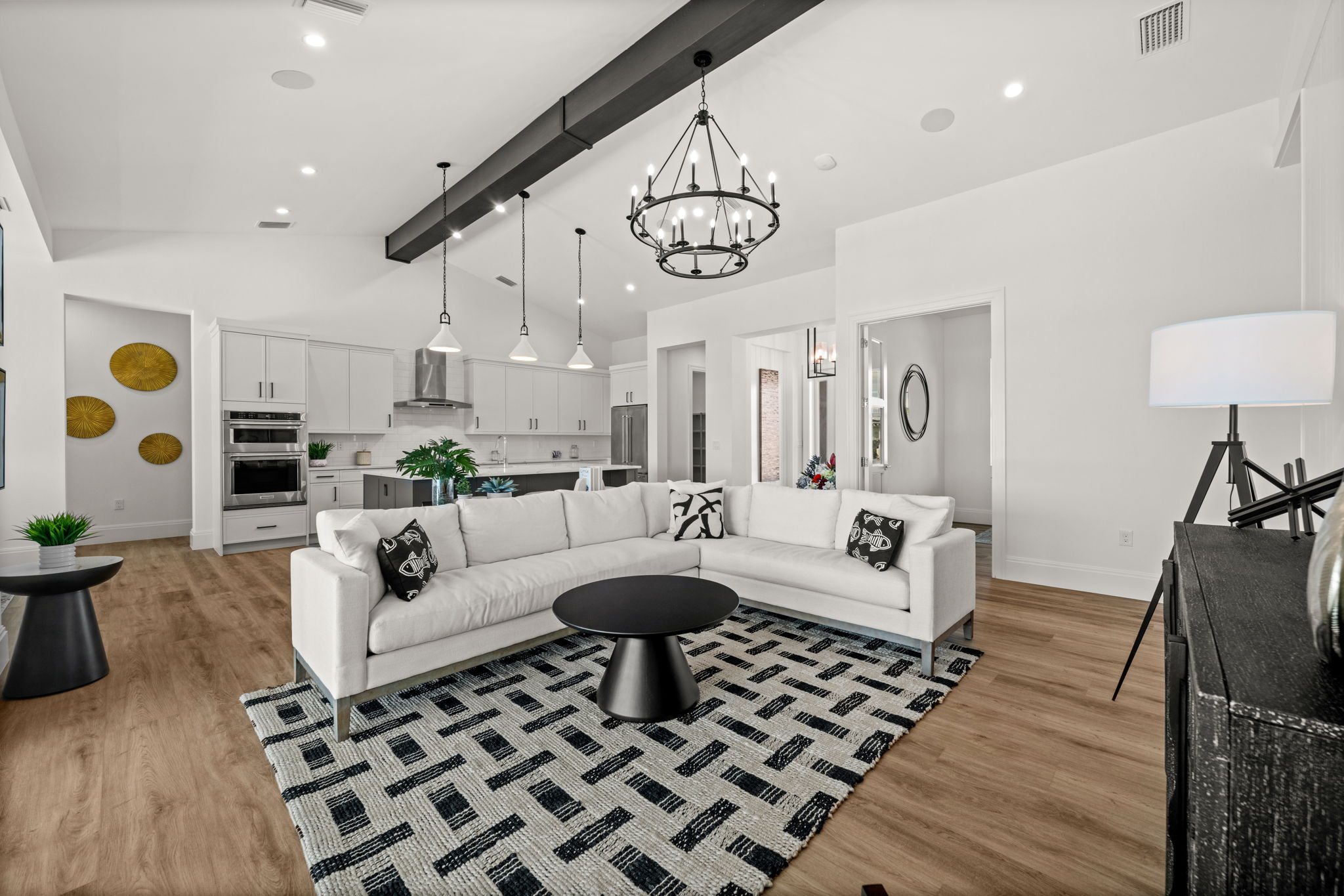 Sophie_11-web-or-mls-AND_1150